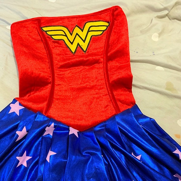 Wonder Woman costume size xs - Picture 2 of 3